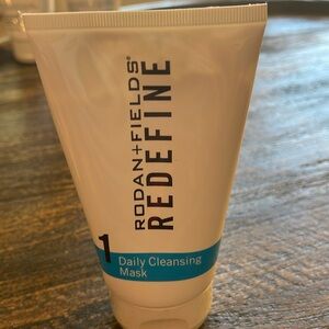 Rodan + Fields Daily Cleansing Mask